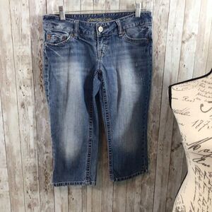 Woman’s American Eagle Medium Wash AE Artist Bermuda Shorts